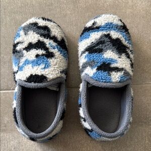 Wonder Nation Boys Fleece Camoflauge Slippers Blue Size 2/3